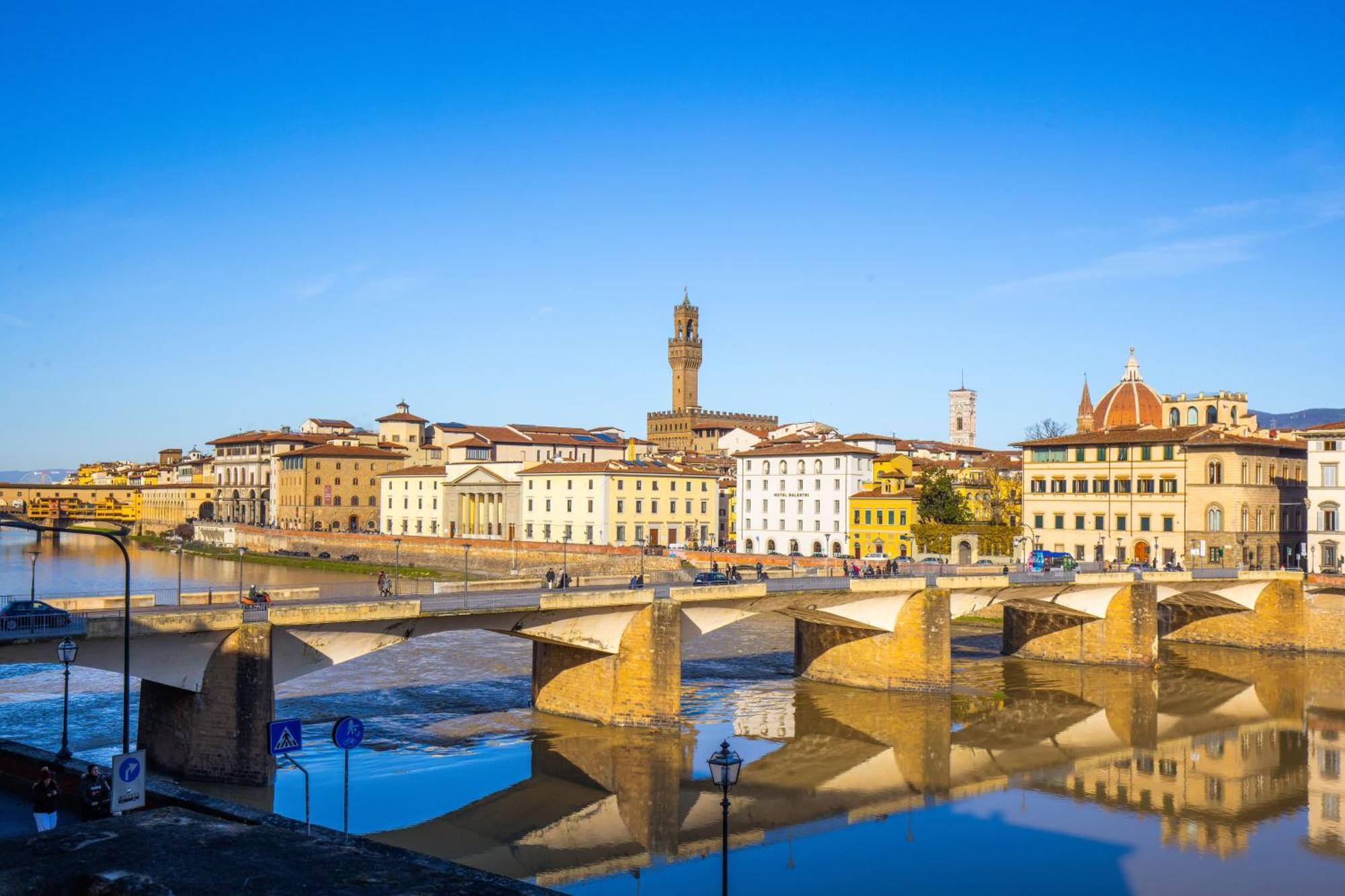 Panoramic 5 Min Ponte Vecchio And Center Apartment Florence