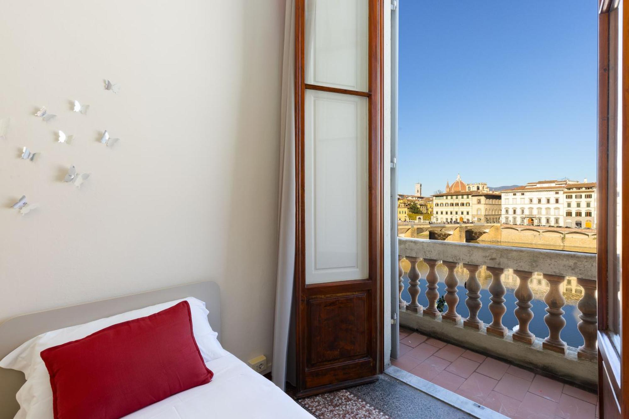 Panoramic 5 Min Ponte Vecchio And Center Florence